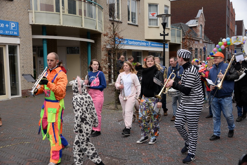 ../Images/Kinderoptocht 2016 103.jpg